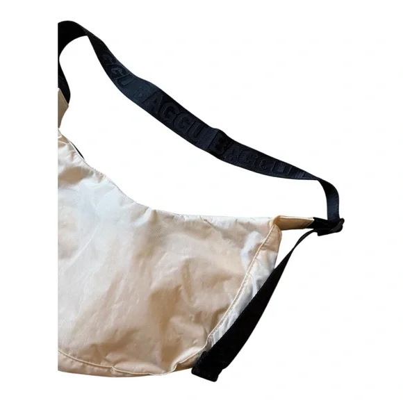 Baggu Medium Crescent Bag in Ivory - Picture 2 of 8